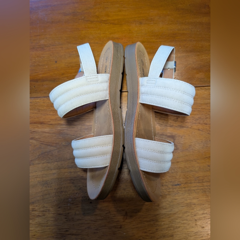 Soda Women's Sandals - Picture 6 of 11